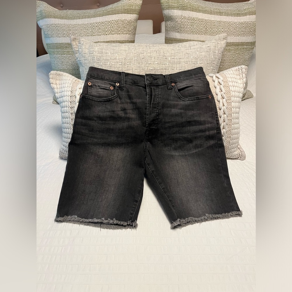 🖤 GAP Women’s 9” High Rise Bermuda Denim Shorts/ Jean Shorts NWOT, Size 27/ 4